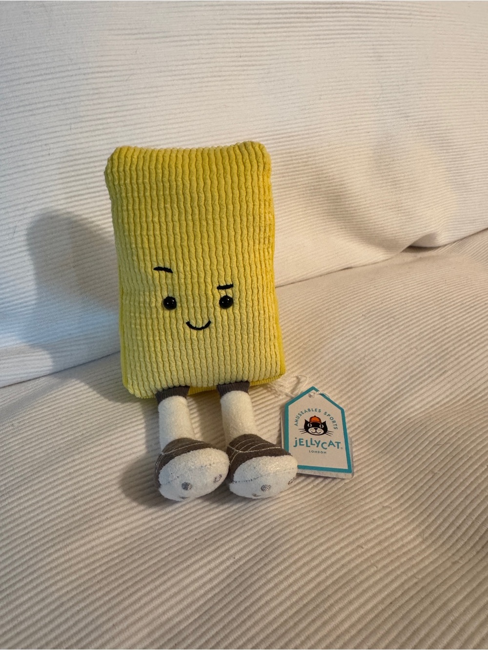 Jellycat Amuseables Warni Yellow Card – NWT 💛⚽